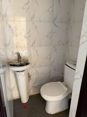 3bdrm Townhouse / Terrace in Ikota for rent