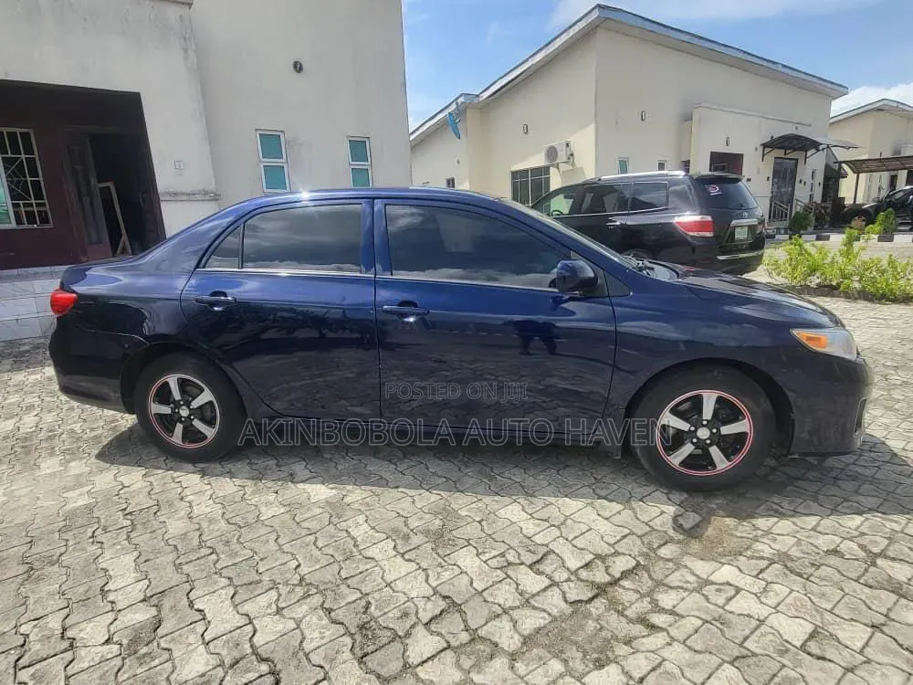 Toyota Corolla 2010 Blue