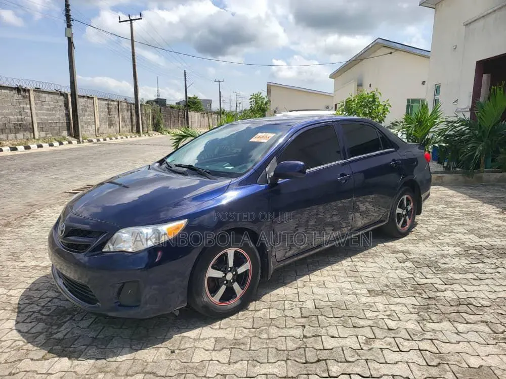 Toyota Corolla 2010 Blue