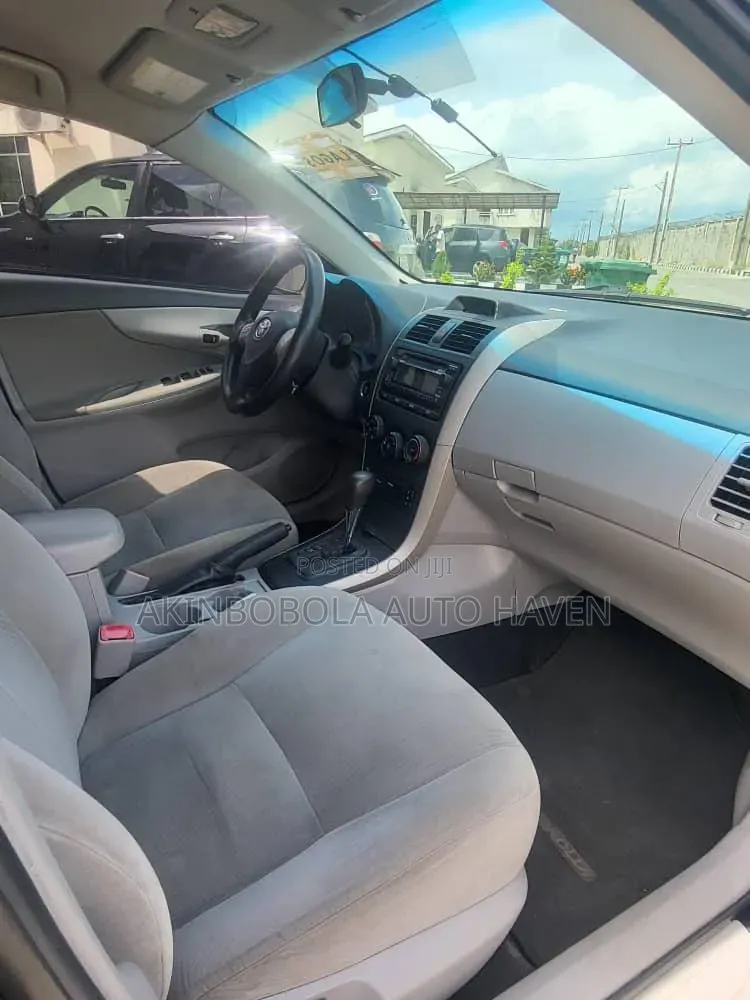 Toyota Corolla 2010 Blue