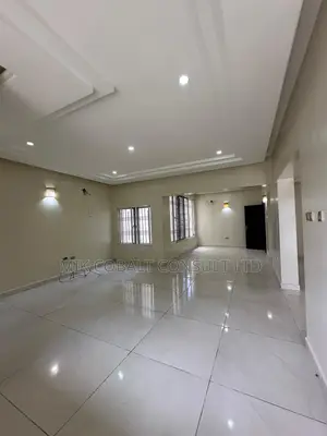 4bdrm Townhouse / Terrace in Diplomatic Zone, Katampe Extension