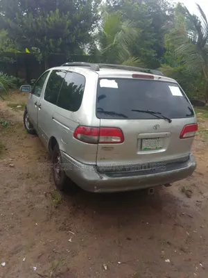Toyota Sienna 2003 Silver