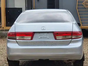 Honda Accord 2004 Silver