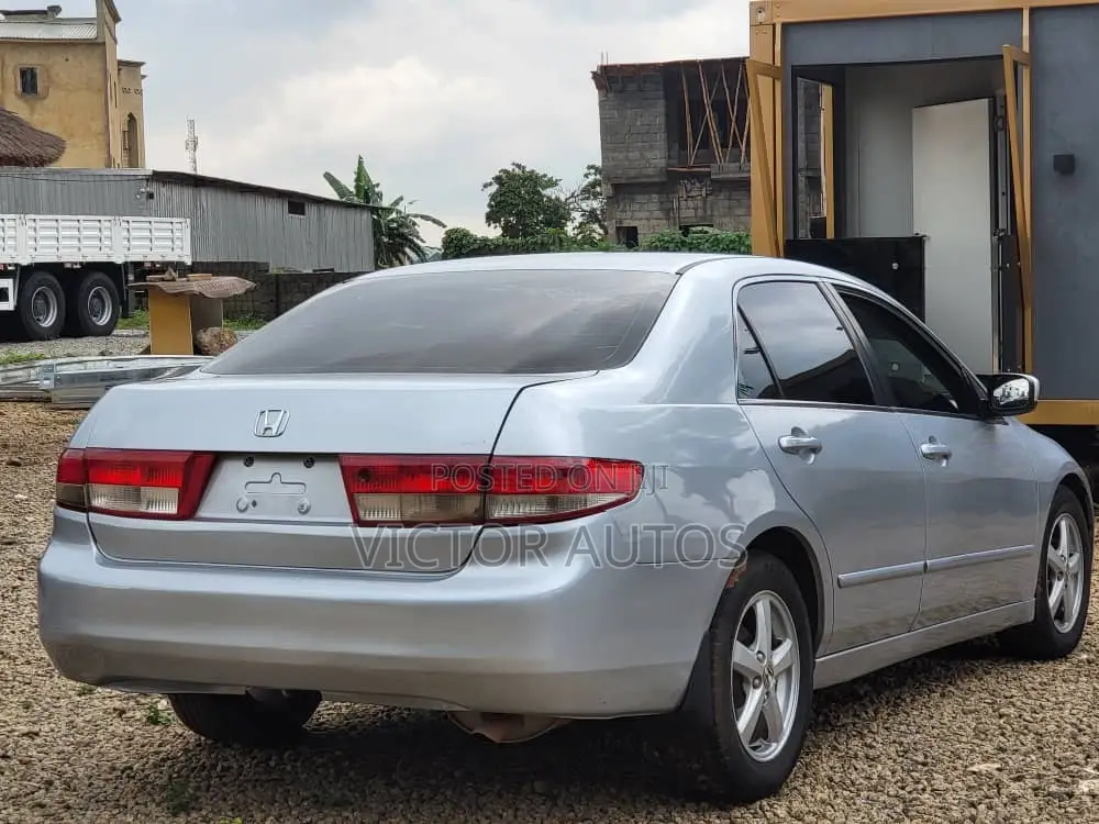 Honda Accord 2004 Silver