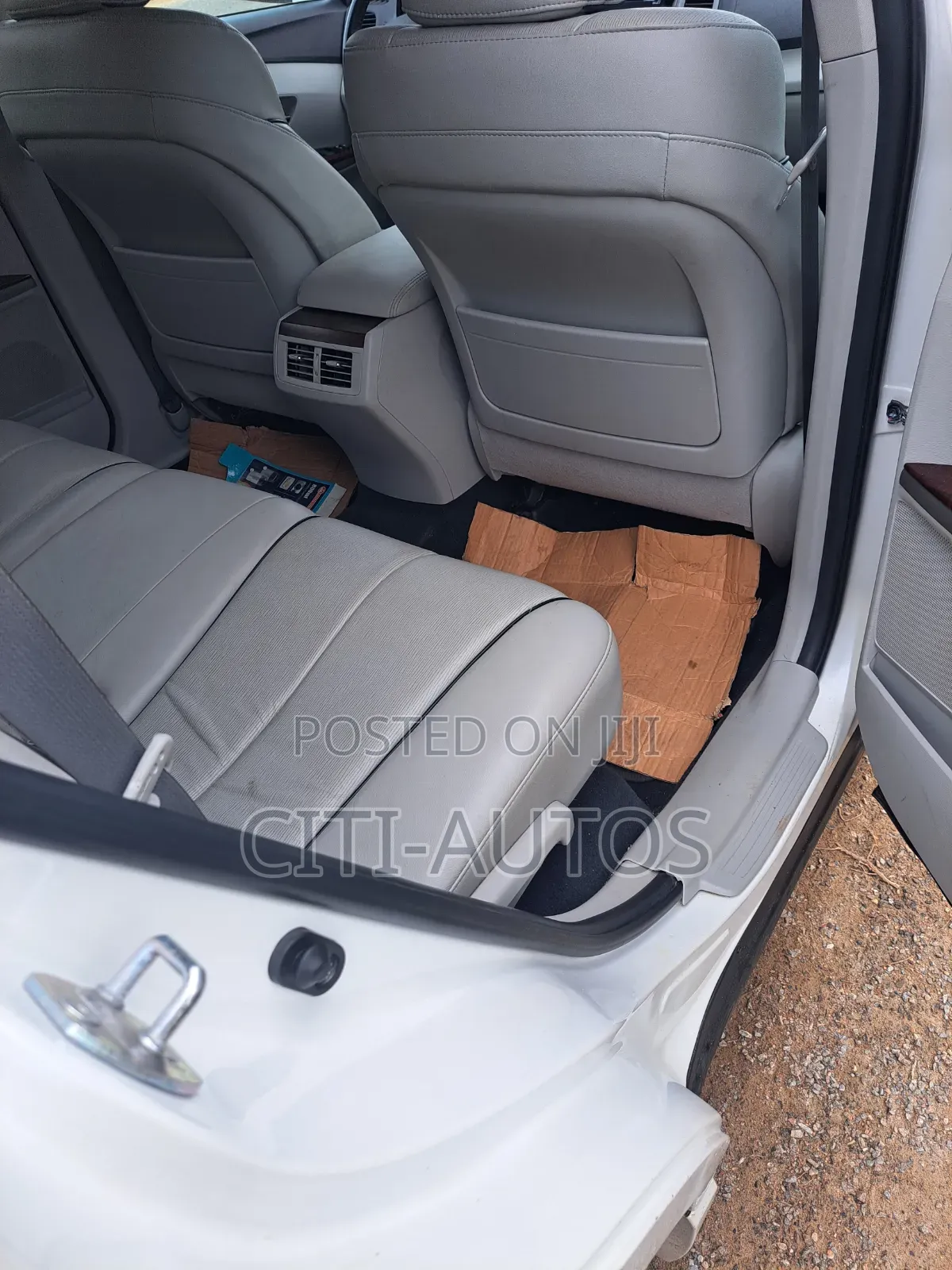 Toyota Venza 2010 White