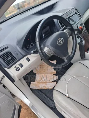 Toyota Venza 2010 White