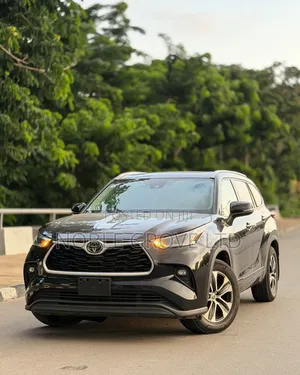 Toyota Highlander 2022 Black