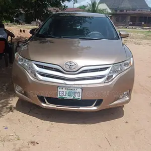 Toyota Venza V6 AWD 2010 Gold