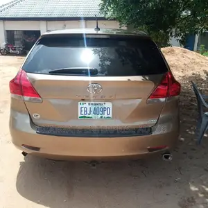 Toyota Venza V6 AWD 2010 Gold