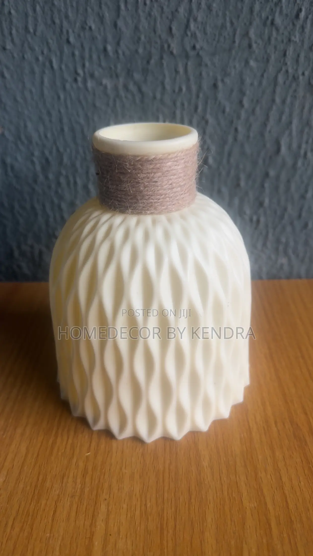 Minimal Plastic Flower Vase Only