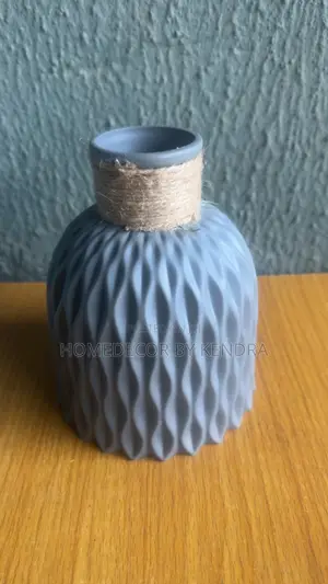 Minimal Plastic Flower Vase Only