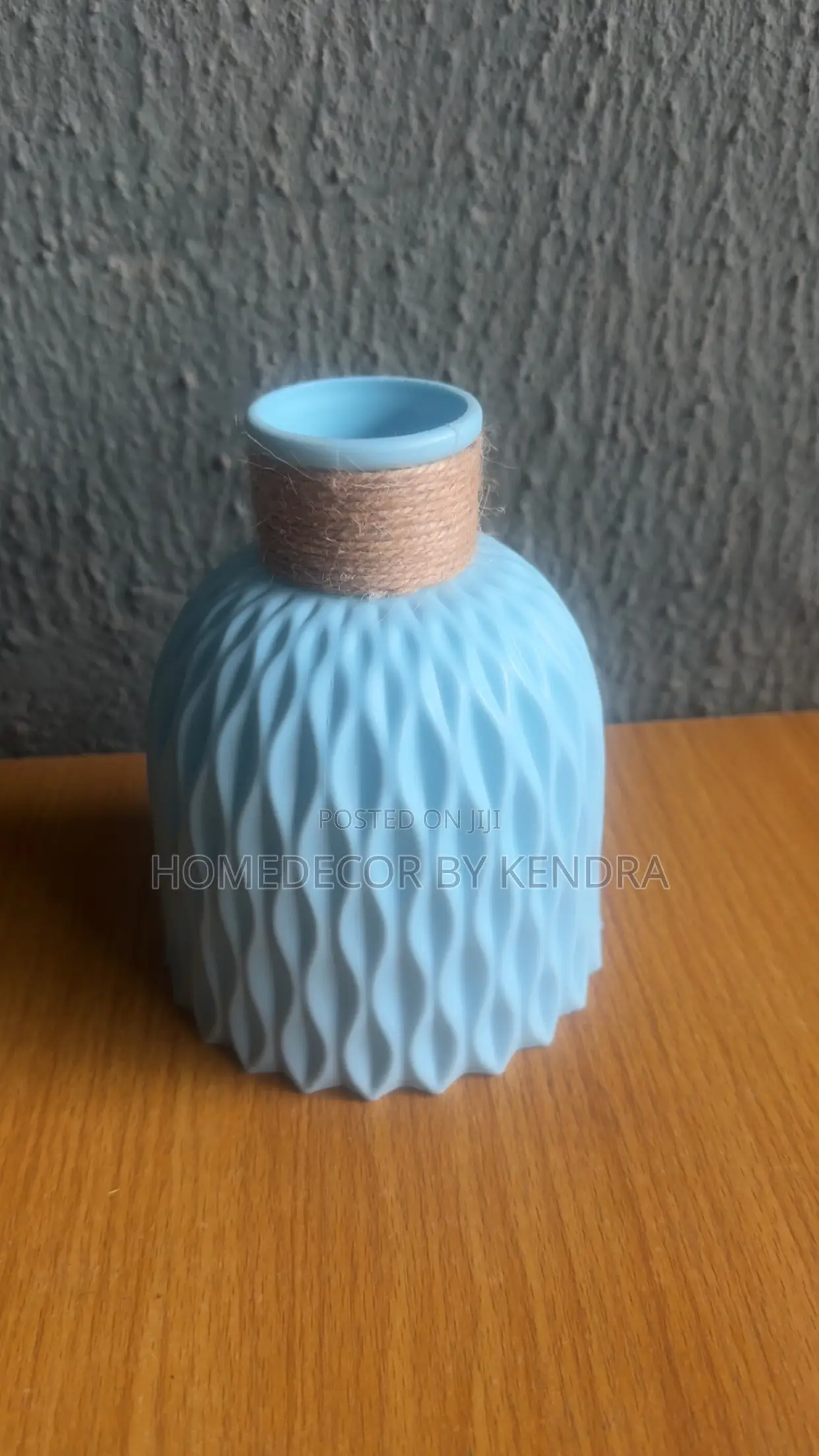 Minimal Plastic Flower Vase Only