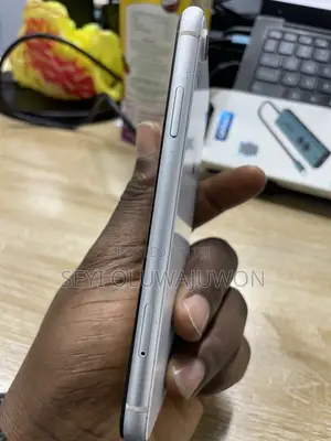 Apple iPhone XR 256 GB White