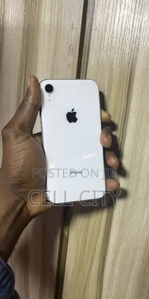 Apple iPhone XR 64 GB White