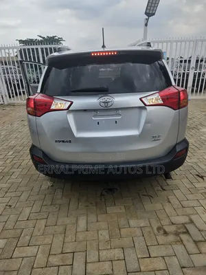 Toyota RAV4 Limited 4dr SUV AWD (2.5L 4cyl 6A) 2014 Silver