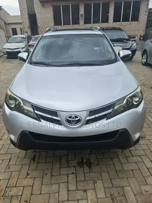 Toyota RAV4 Limited 4dr SUV AWD (2.5L 4cyl 6A) 2014 Silver
