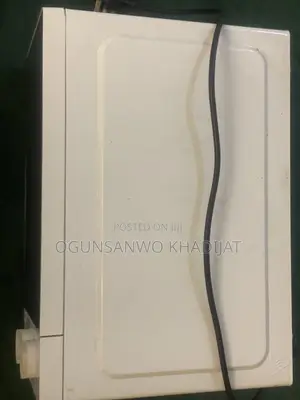 Hisense Microwave 20 Liters