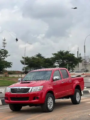 Toyota Hilux 2015 Red