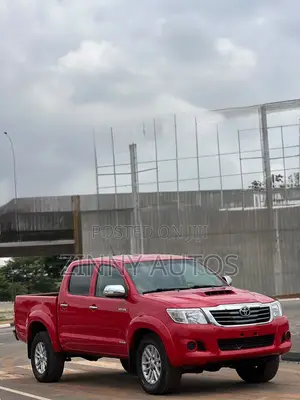 Toyota Hilux 2015 Red
