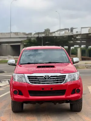 Toyota Hilux 2015 Red