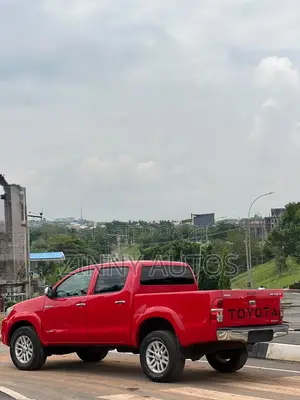Toyota Hilux 2015 Red