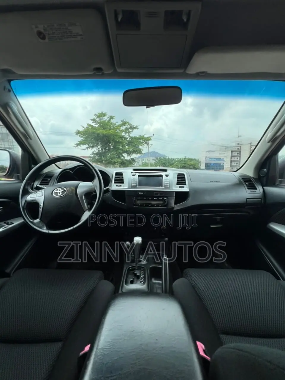 Toyota Hilux 2015 Red