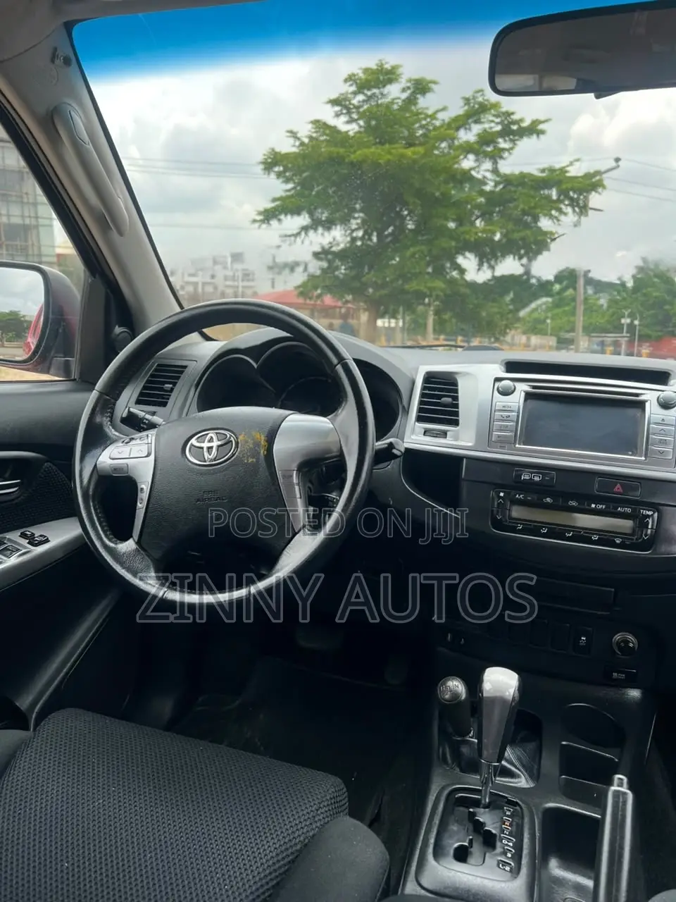 Toyota Hilux 2015 Red