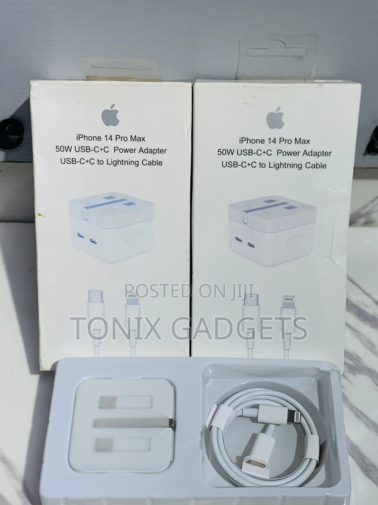 50w Usb-C+C Power Adapter and Usb-C to Lightning Cable