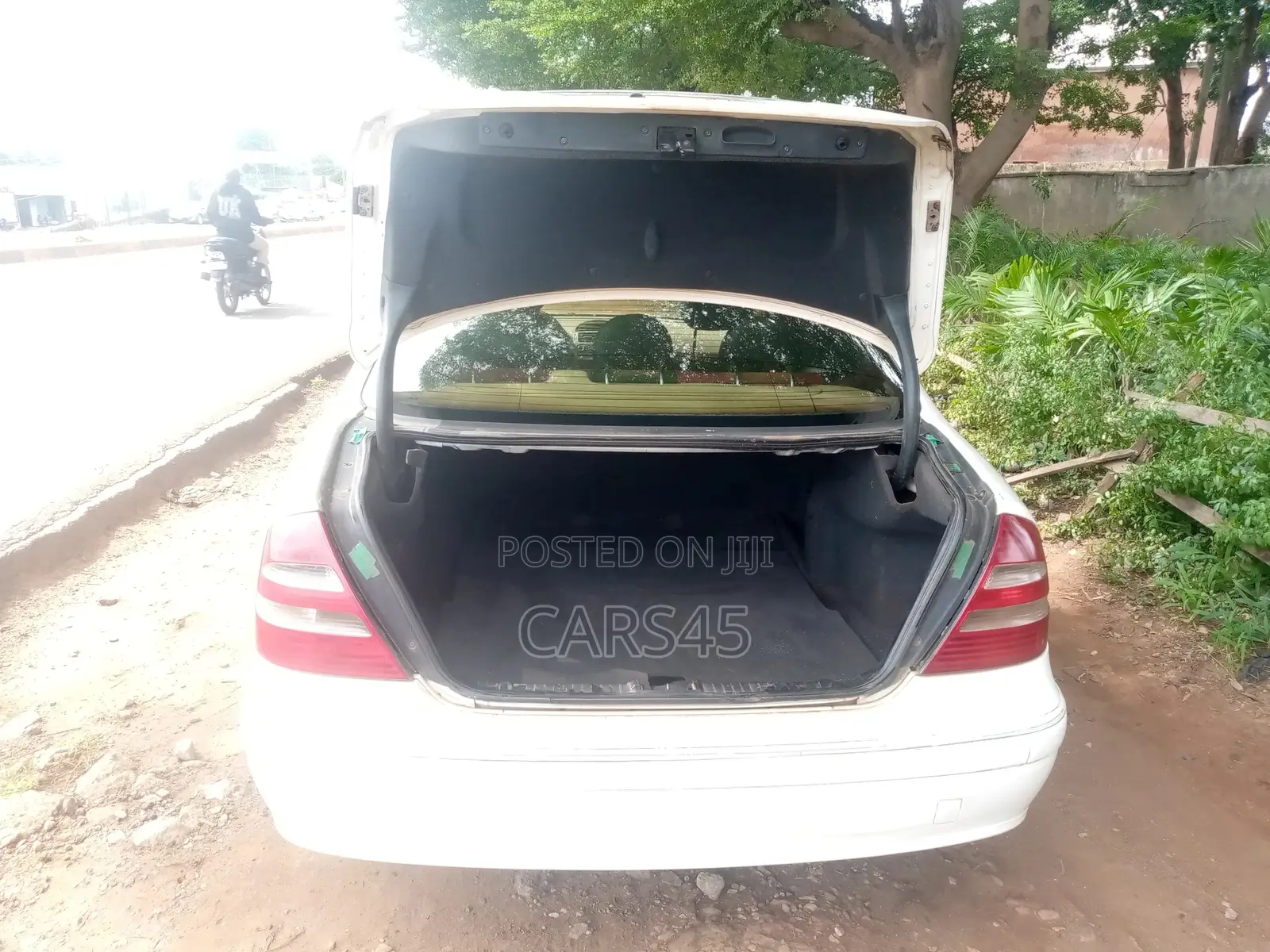 Mercedes-Benz E350 2003 White