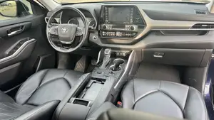 Toyota Highlander XLE 2021 Blue
