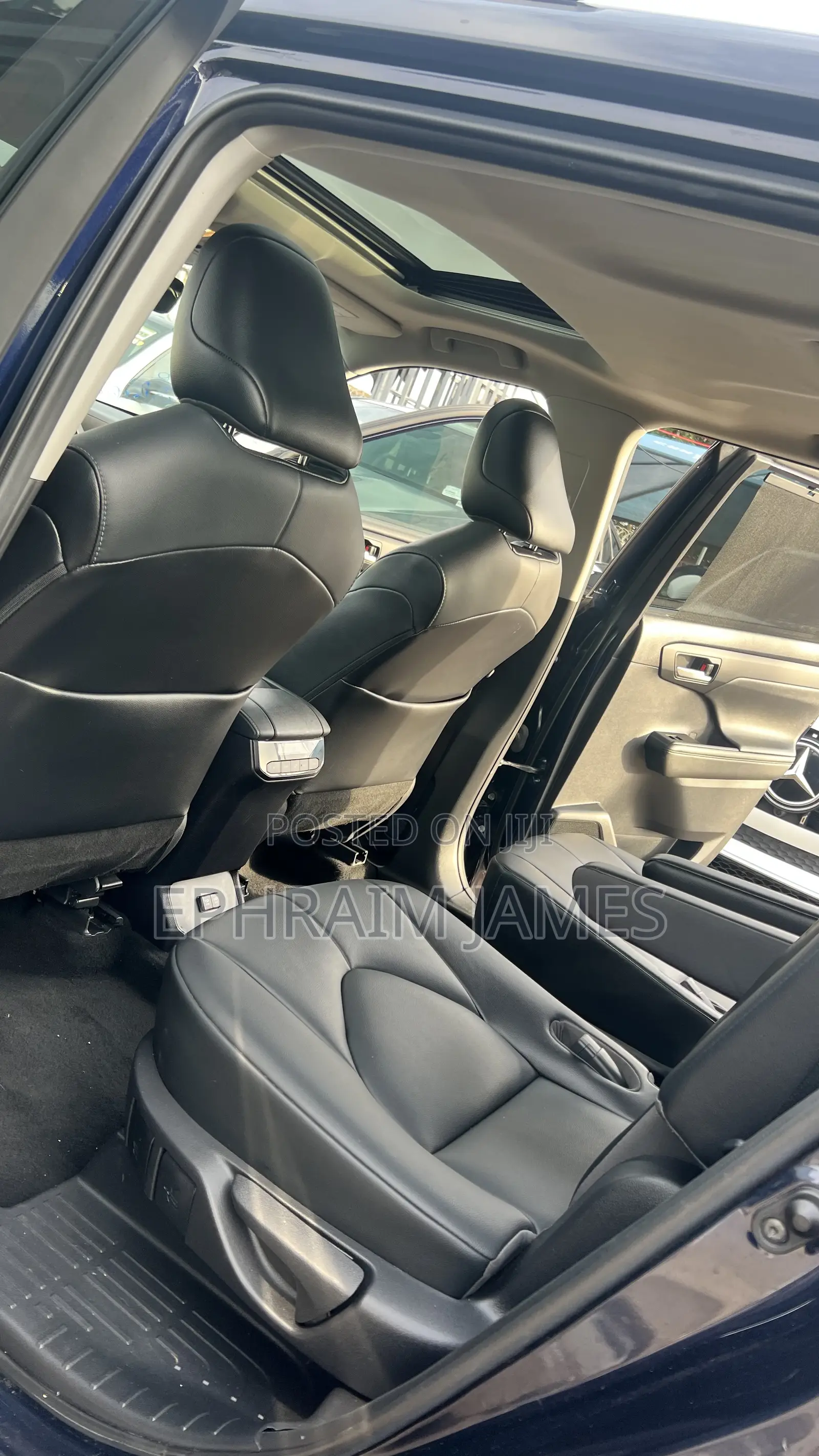 Toyota Highlander XLE 2021 Blue