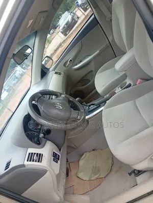 Toyota Corolla 2009 Gold