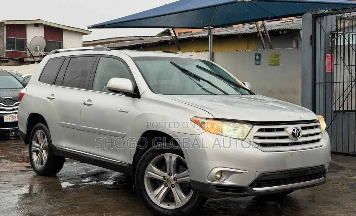 Toyota Highlander 2012 Silver