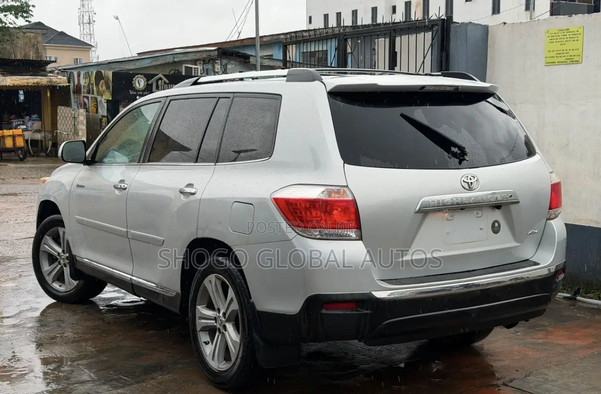 Toyota Highlander 2012 Silver