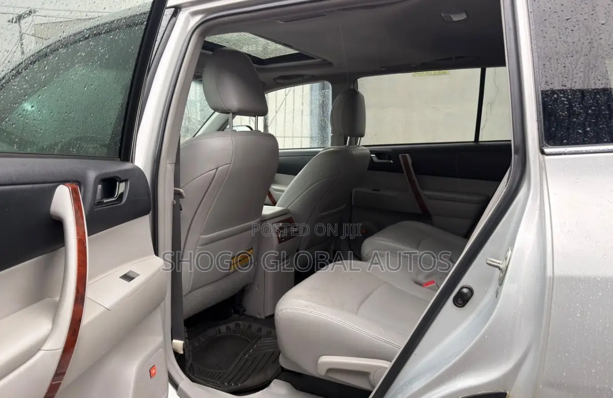 Toyota Highlander 2012 Silver