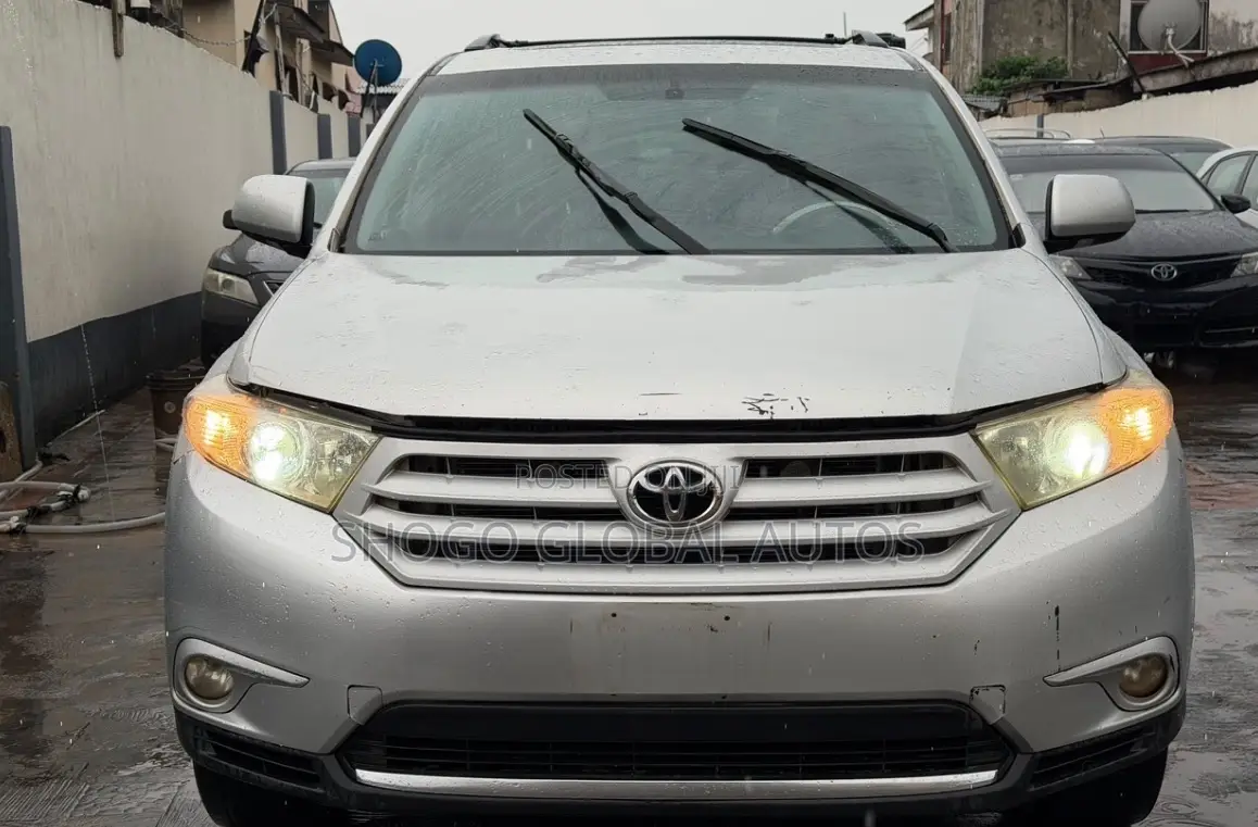 Toyota Highlander 2012 Silver