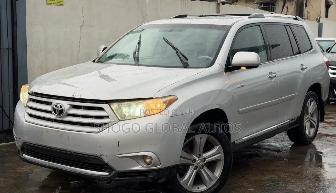 Toyota Highlander 2012 Silver
