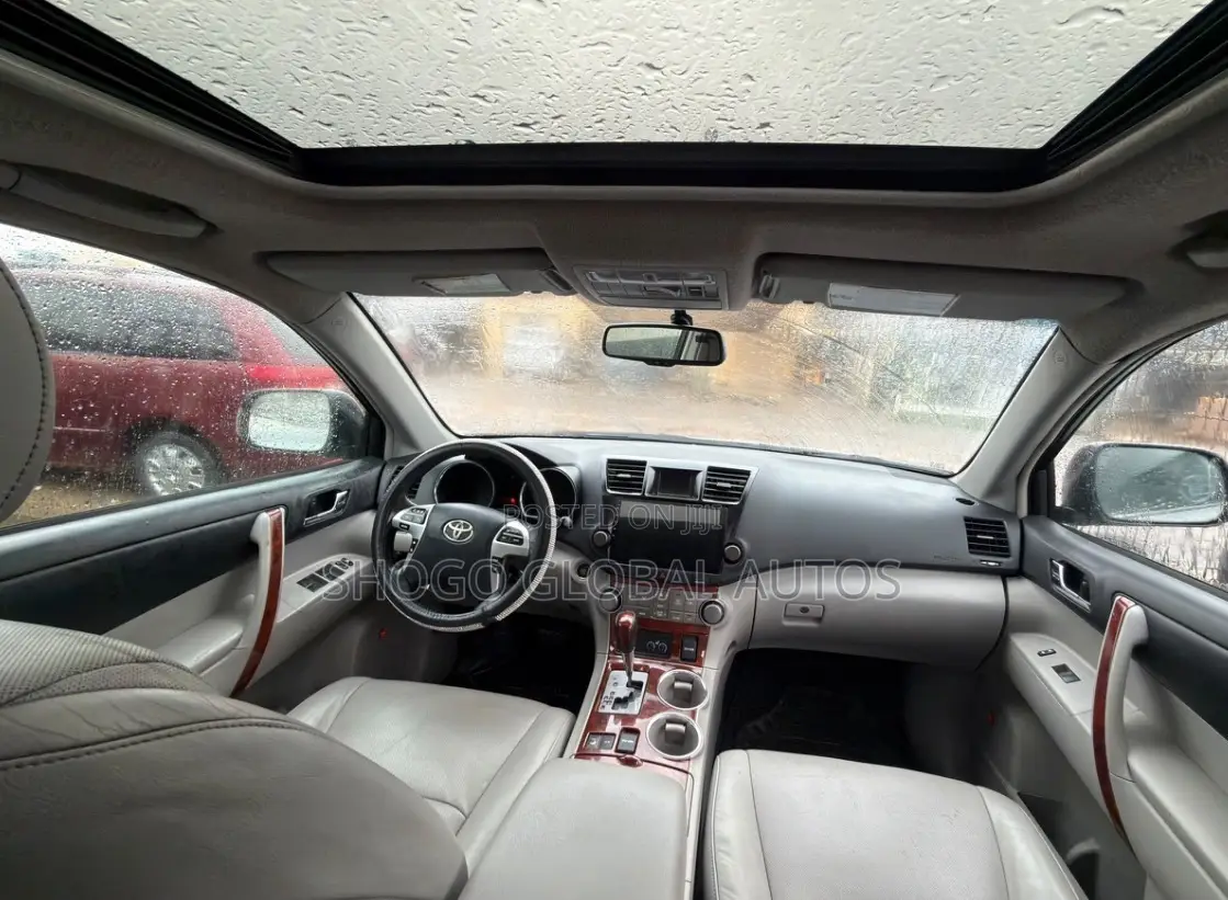 Toyota Highlander 2012 Silver