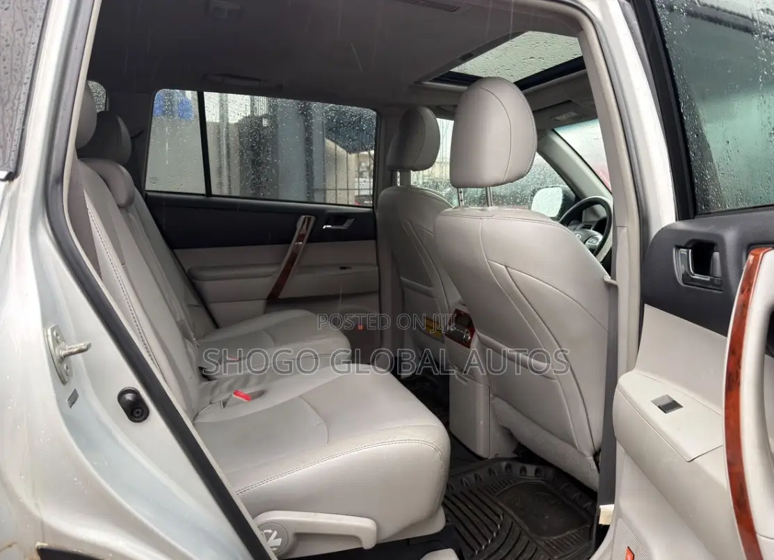 Toyota Highlander 2012 Silver