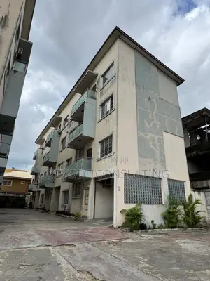 5bdrm House in Awuse Estate, Opebi for sale