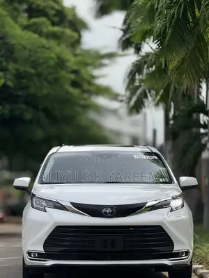 Toyota Sienna XLE 2022 White