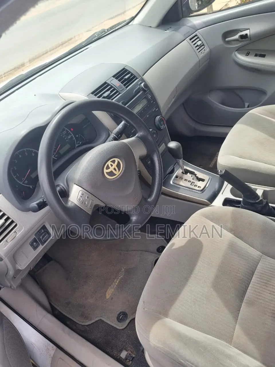 Toyota Corolla 2010 Silver