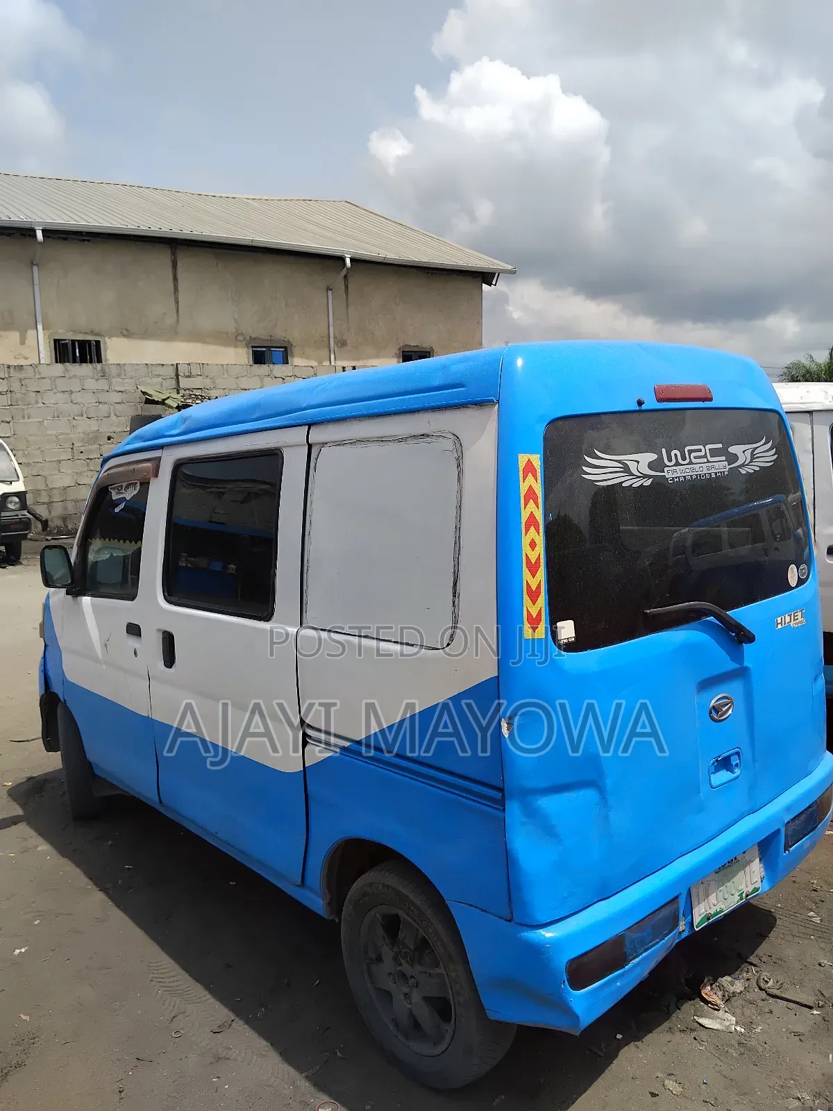 Daihatsu Hijet 2015 Blue