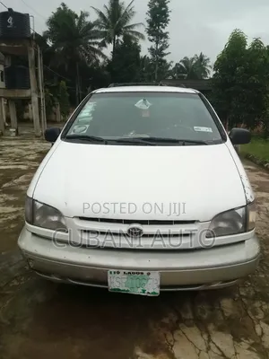 Toyota Sienna 1999 White