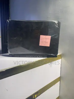 Laptop Acer Aspire ES1-572 4GB Intel Core i3 HDD 750GB