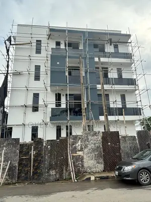 3bdrm Block of Flats in Ikeja GRA for sale