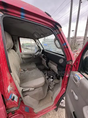 Suzuki Every 2012 Red