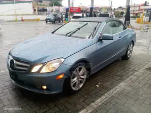 Mercedes-Benz E350 2011 Blue