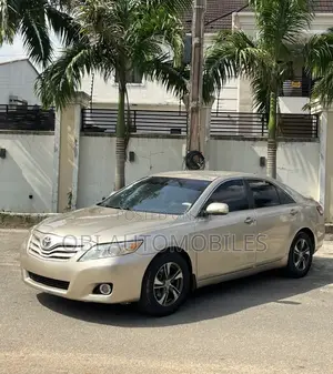 Toyota Camry 2008 Gold