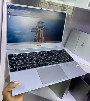 Laptop 8GB AMD Ryzen 5 SSD 128GB